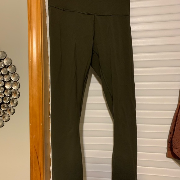 Lululemon cropped leggings - Picture 1 of 3